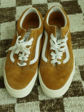Vans Men’s Old Skool Suede Sneakers - Tan/White